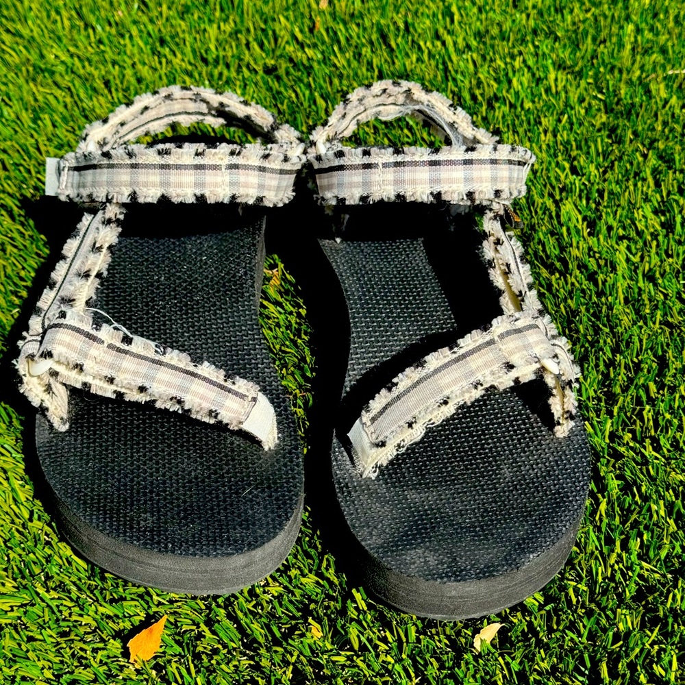 Teva Flatform Sandals, size 8
